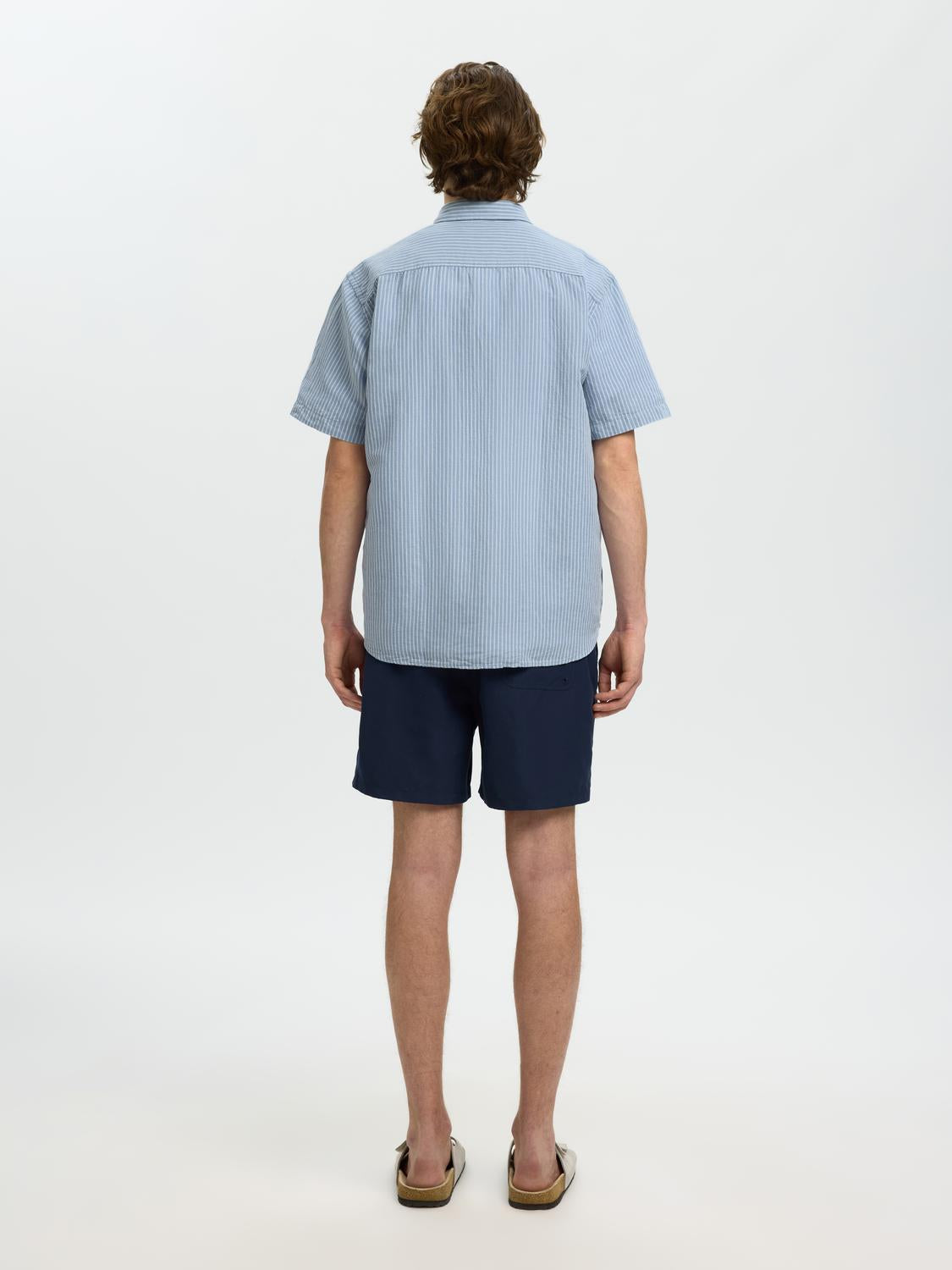 model_shot-back